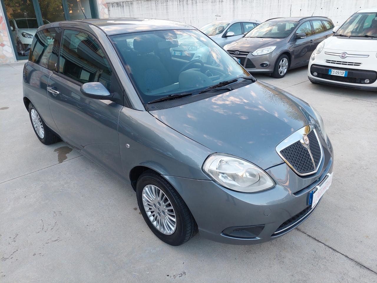 Lancia Ypsilon 1.3 MJT 75 CV Argento