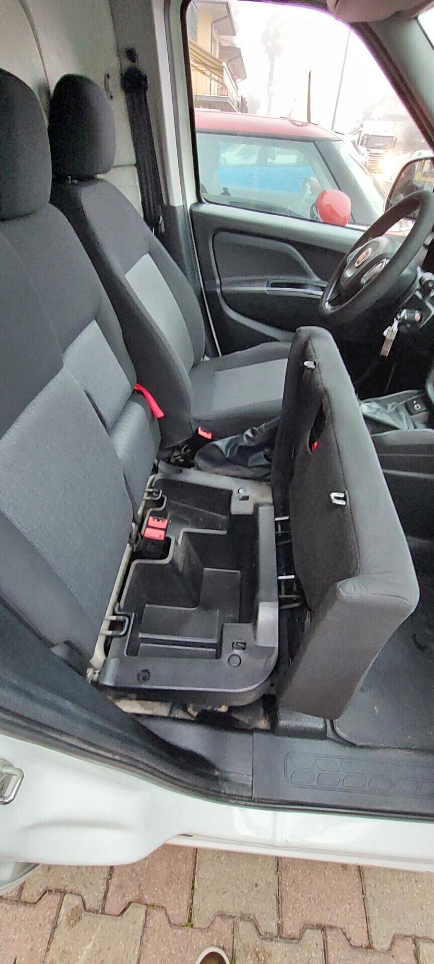 DOBLO" MAXI CARGO 3 POSTI 1,4 T-JET 120 CV METANO DI SERIE POCHI KM PARI AL NUOVO FULL FULL