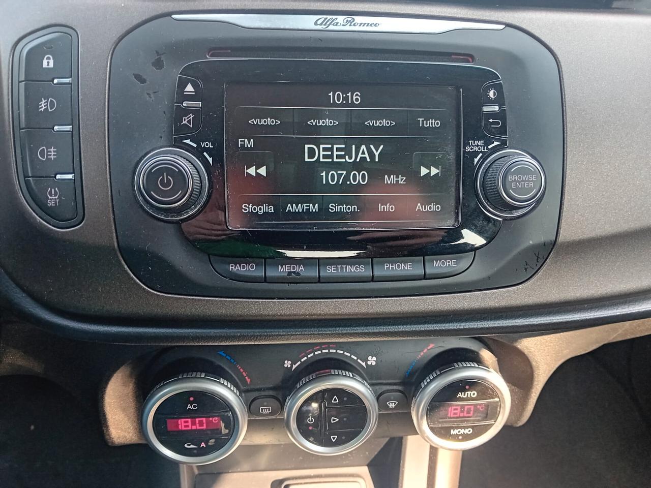 Alfa Romeo Giulietta 1.6 jtdm Distinctive Sport Pack 120cv E6