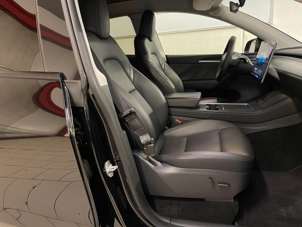 Tesla Model Y Performance Dual Motor awd-LEGGI SOTTO