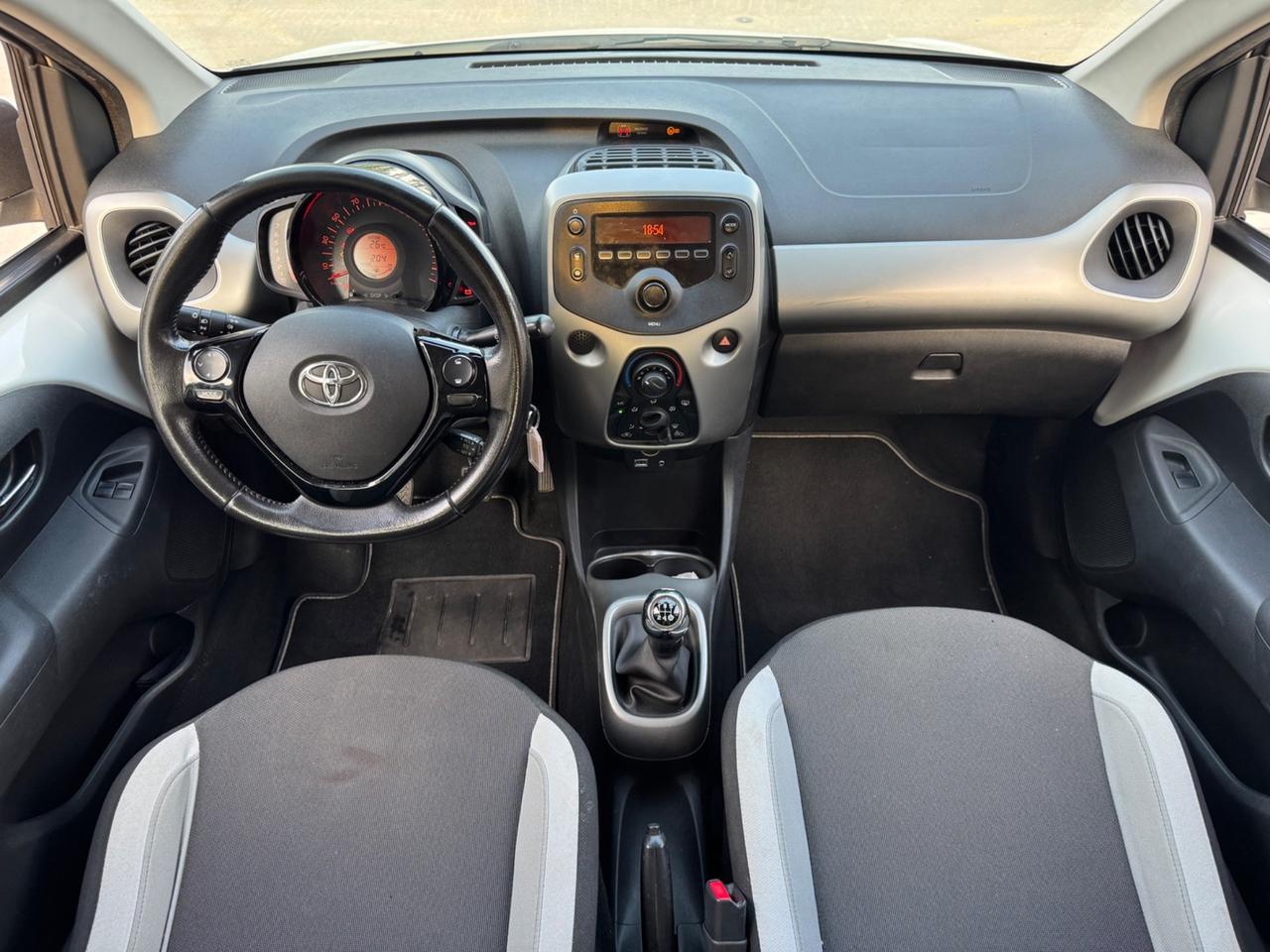 Toyota Aygo 1.0 VVT-i 69 CV 5 porte x-pure