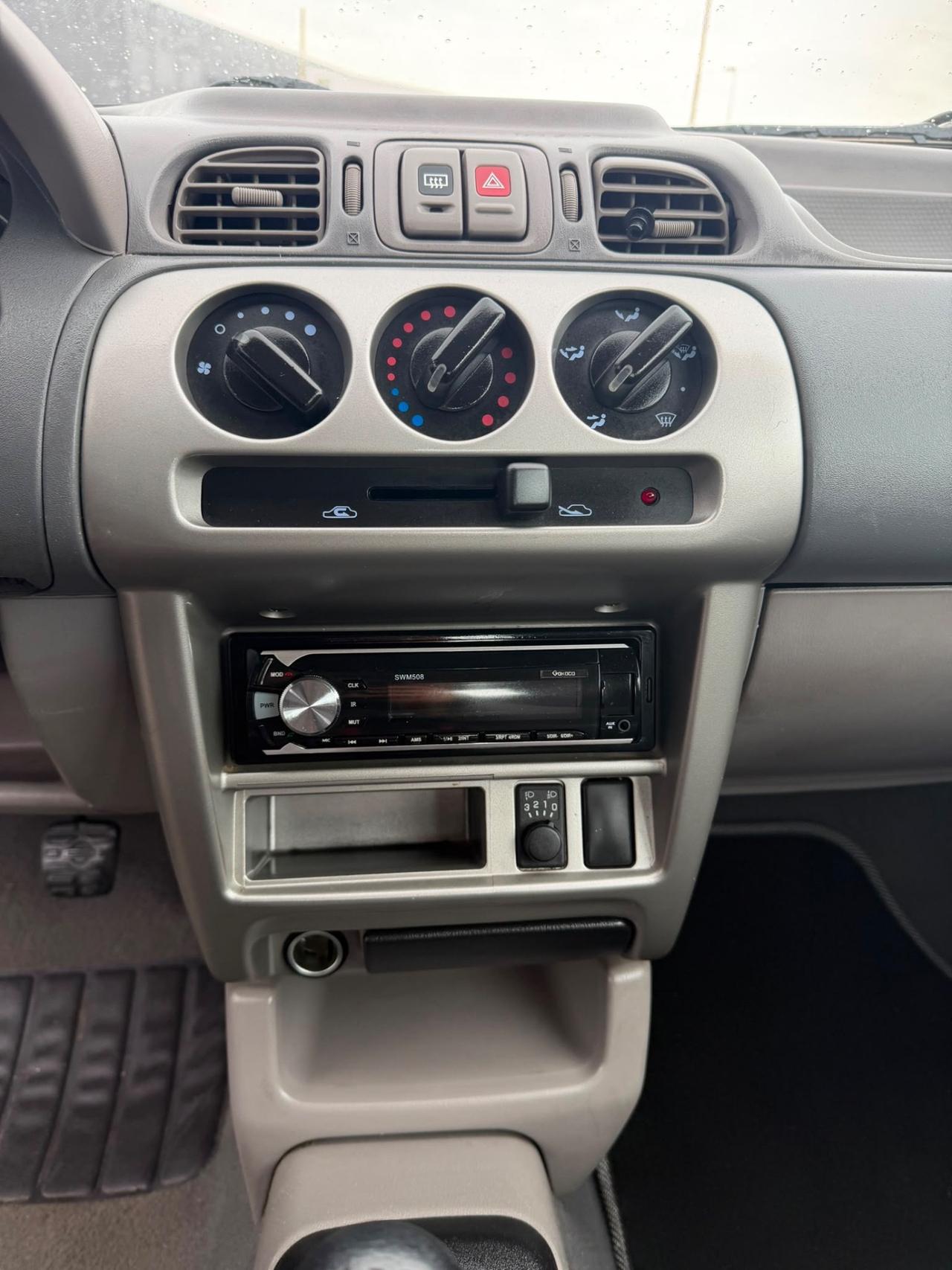 Nissan Micra 16V Luxury 100.000 KM