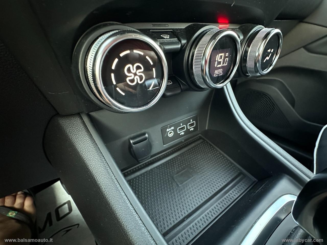 RENAULT Captur Hybrid E-Tech 145 CV Intens