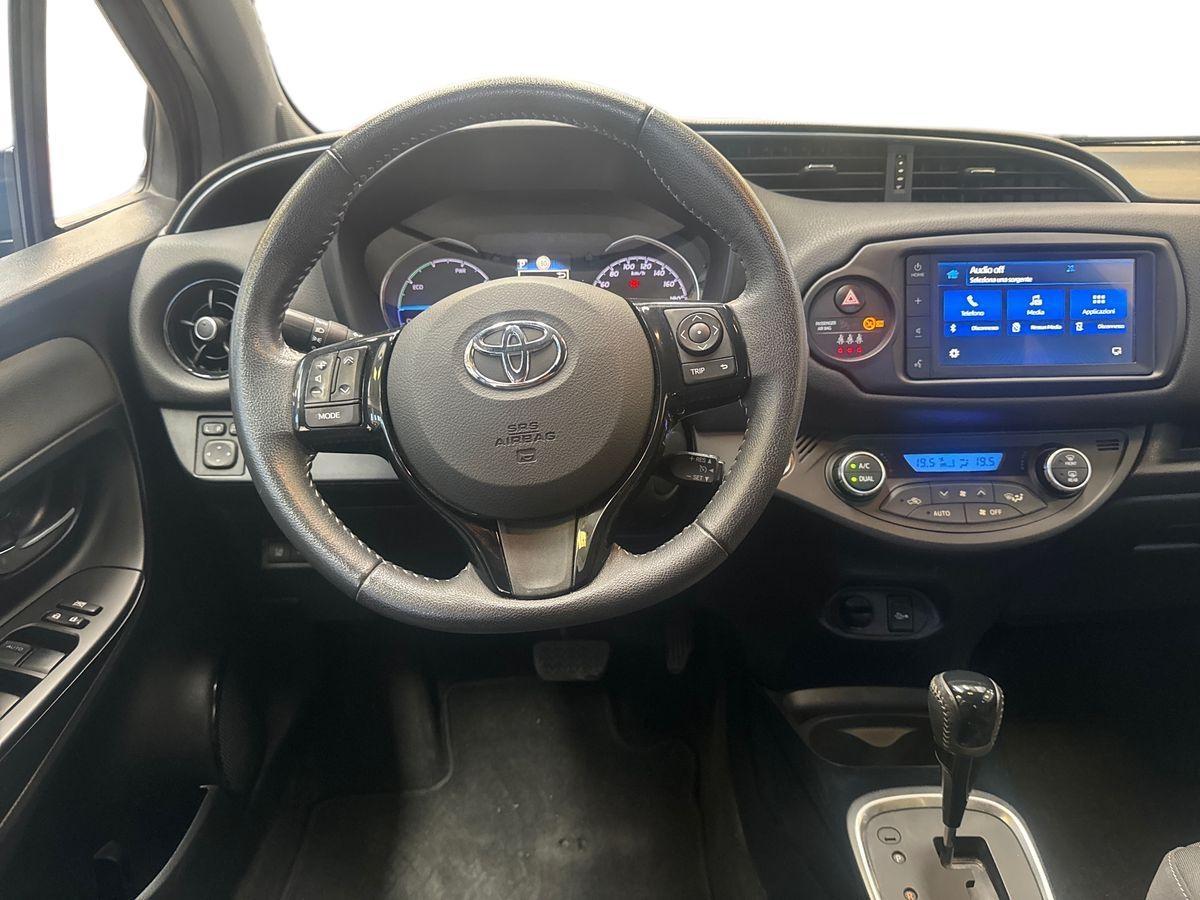 TOYOTA Yaris 3ª serie - Yaris 1.5 Hybrid 5 porte Trend "Red Edition