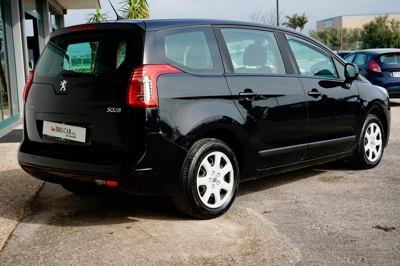 Peugeot 5008 1.6 HDi 110CV Féline