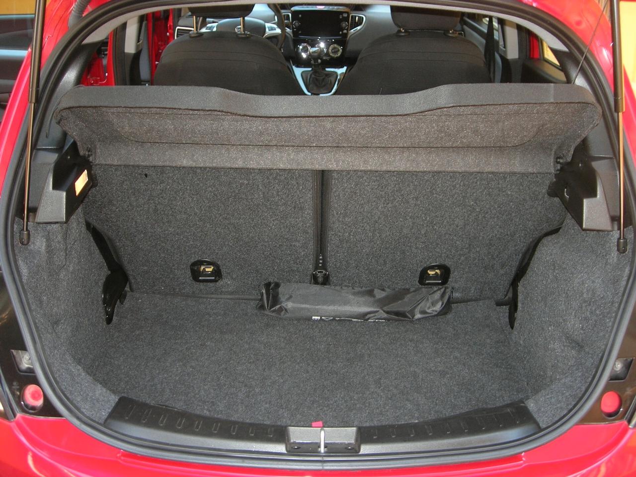 Lancia Ypsilon 1.0 FireFly 5 porte S&S Hybrid Ecochic Gold