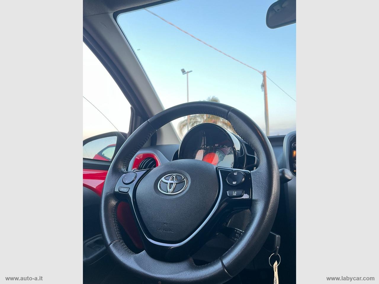 TOYOTA Aygo 1.0 VVT-i 72 CV 5p. x-business