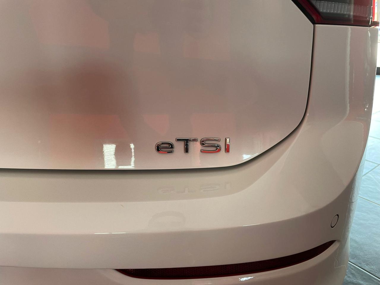 VOLKSWAGEN GOLF 8 1.0 eTSI LIFE DSG 110cv