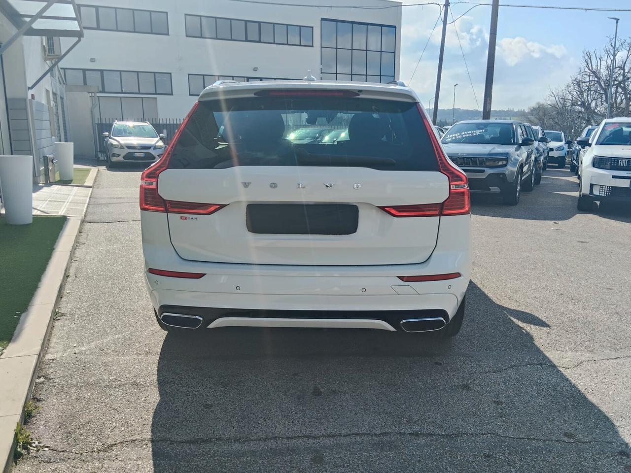 Volvo XC 60 XC60 B4 (d) AWD Geartronic R-design