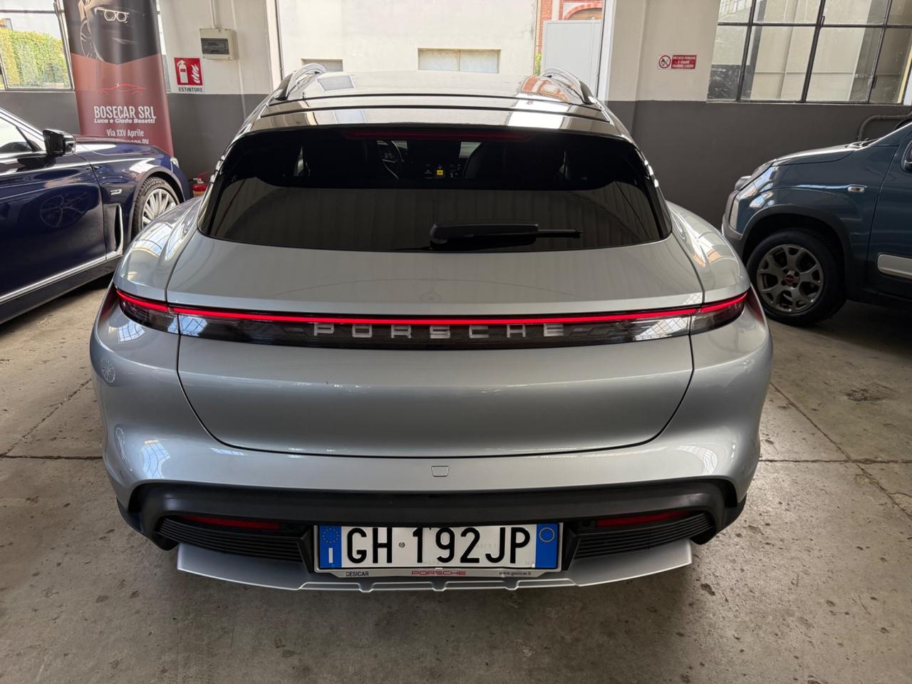 Porsche Taycan 4 Cross Turismo