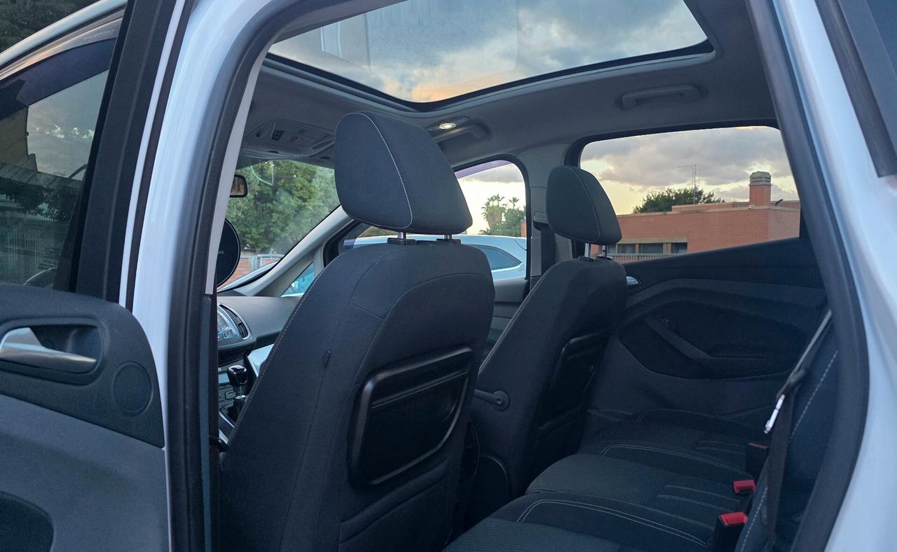Cmax 1.6 TDCi 115CV Titanium TETTO