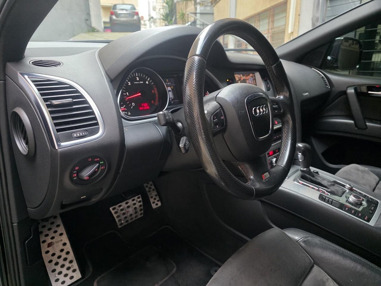 AUDI Q7 3.0 TDi S line- 7 POSTI