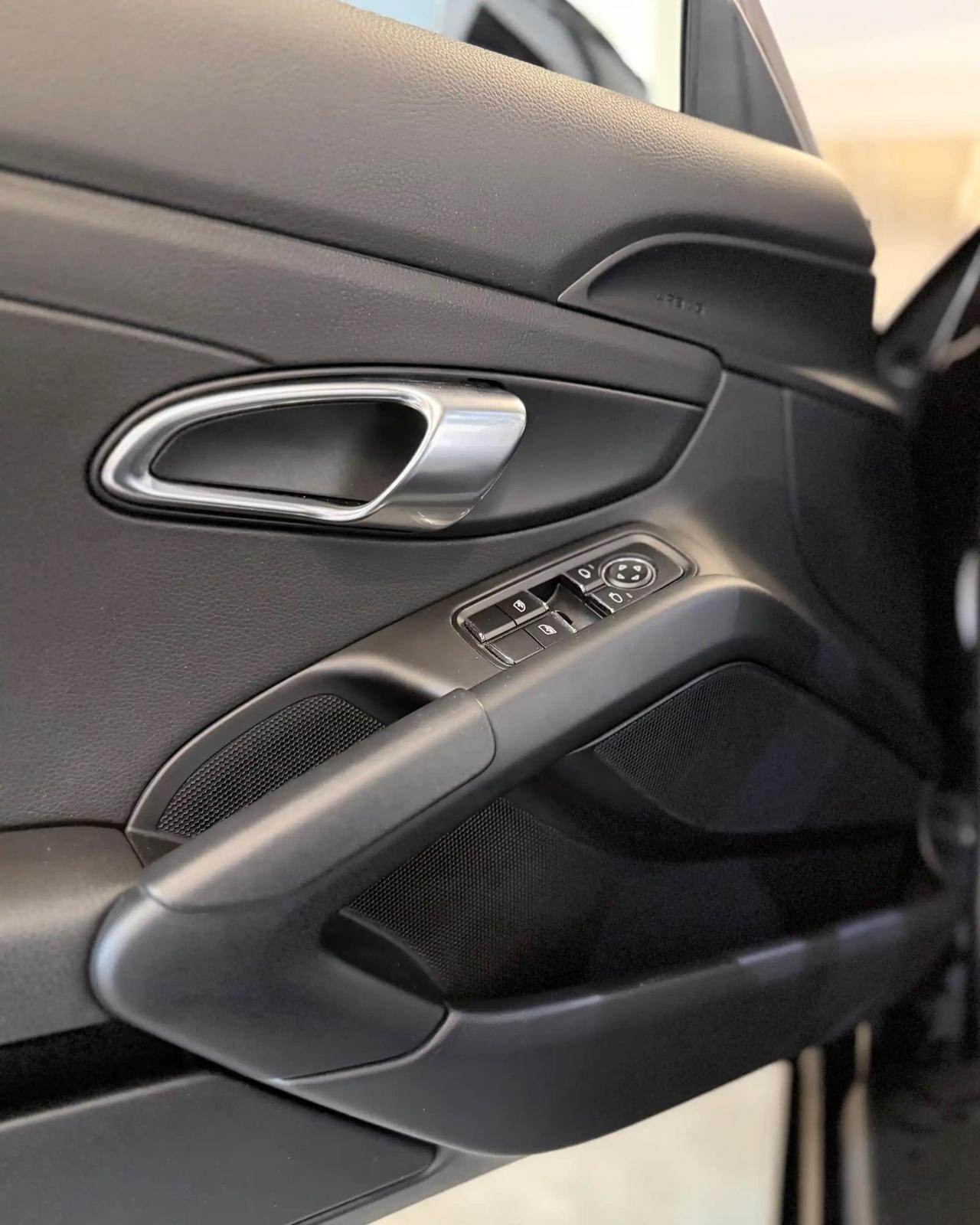 Porsche 718 Spyder Cayman 2.0