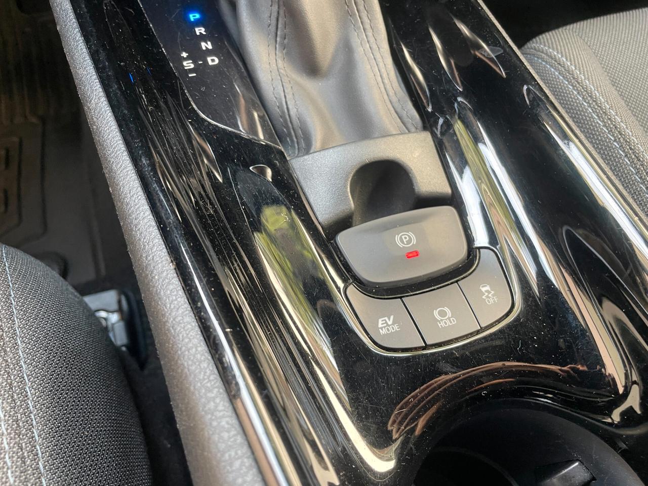Toyota C-HR 1.8 Hybrid E-CVT Lounge