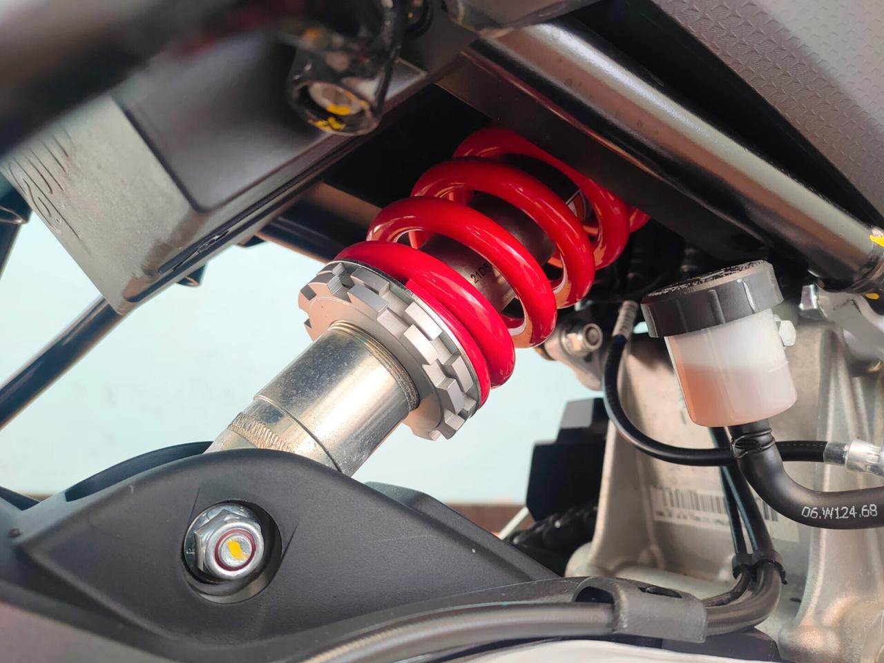 Aprilia RS 457 soli 2409 km.