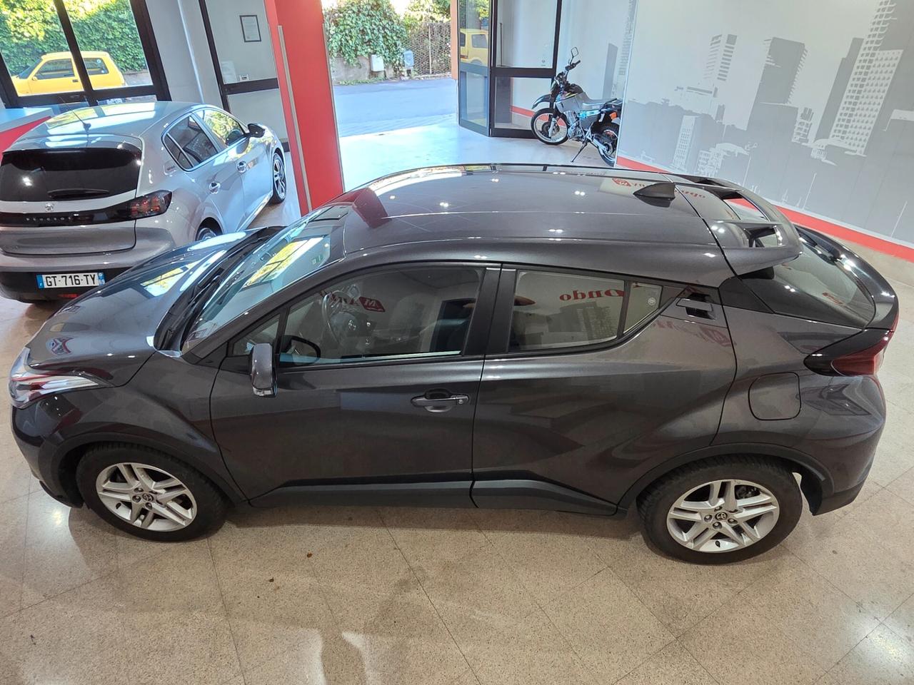 Toyota C-HR 1.8 Hybrid E-CVT Business