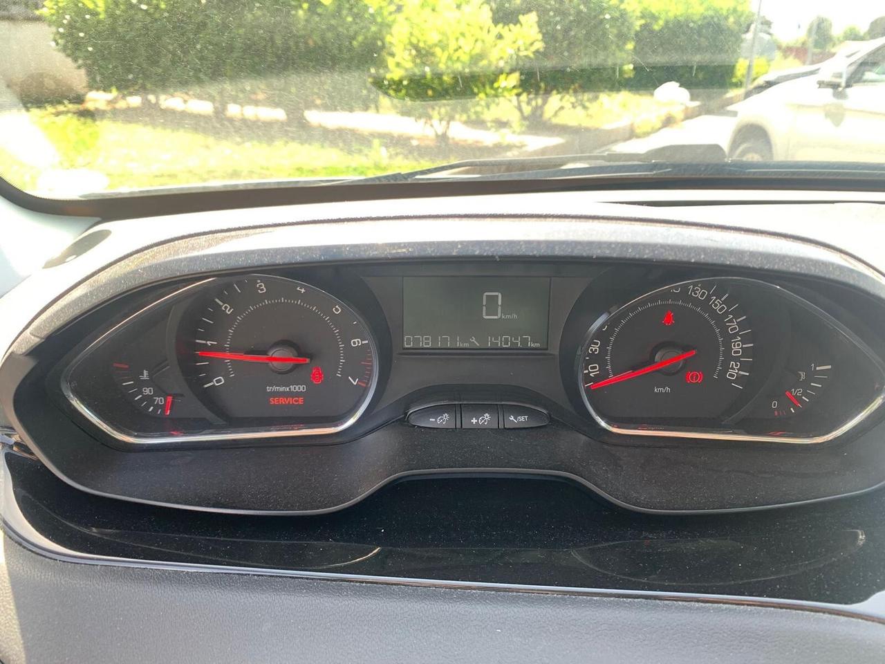 Peugeot 208 allure 1.2 benzina 5 porte specchietti richiudibili elettrici