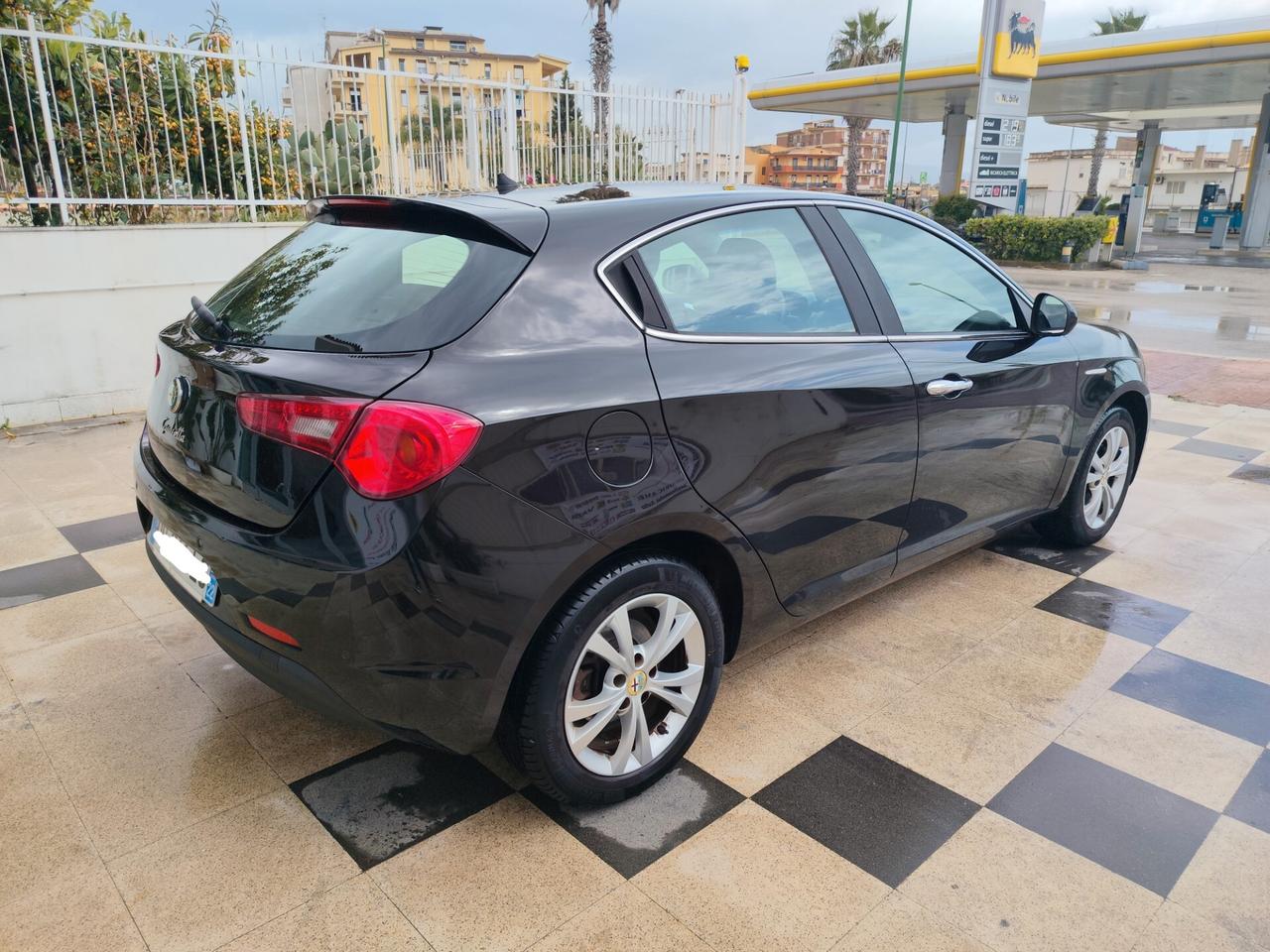 Alfa Romeo Giulietta 1.6 JTDm-2 105 CV Distinctive