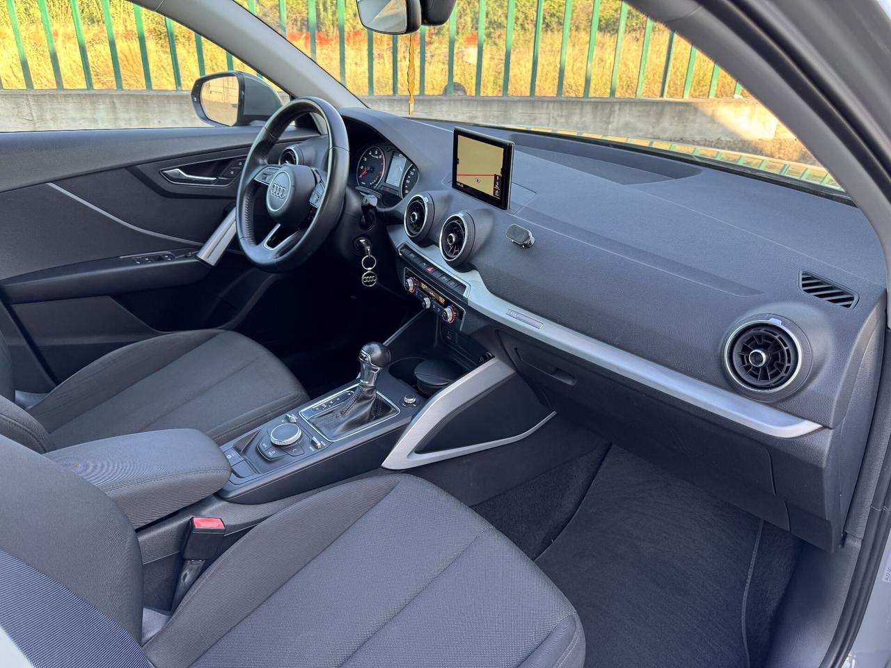 Audi Q2 35 TFSI S tronic Business