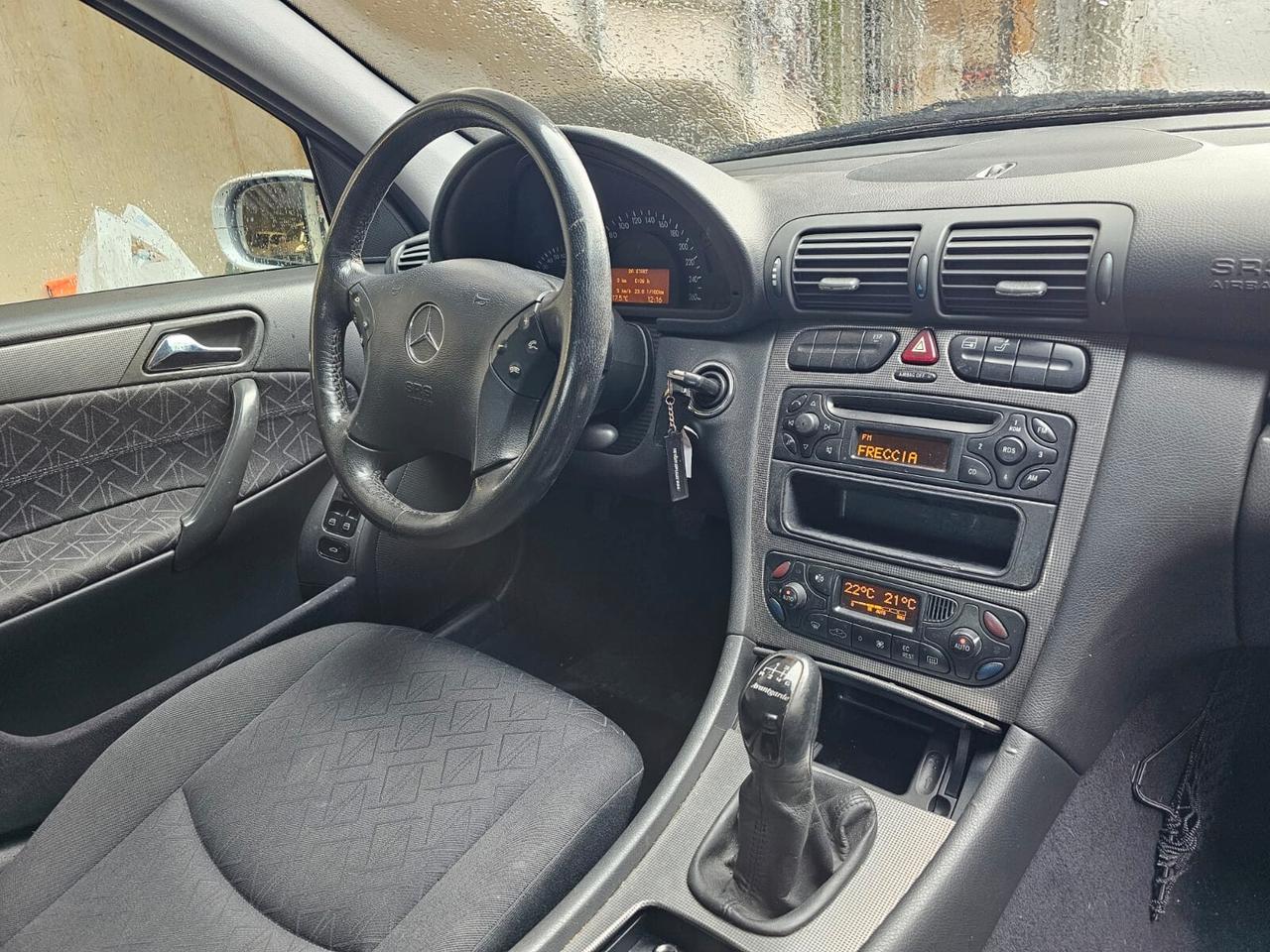 Mercedes-benz C 200 benzina