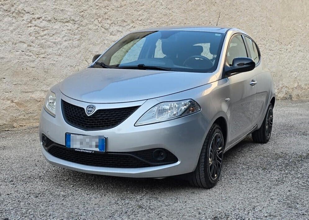 Lancia Ypsilon 1.3 MJT 95CV S&S GOLD