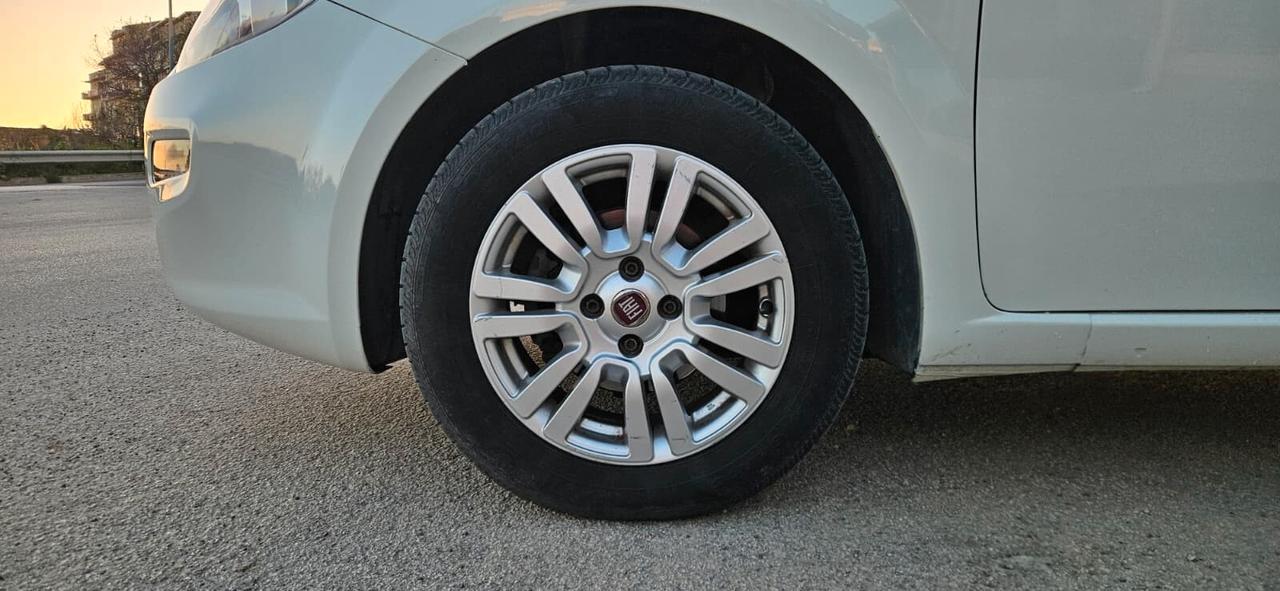 Fiat Punto 1.3 MJT 75CV 5 porte Street