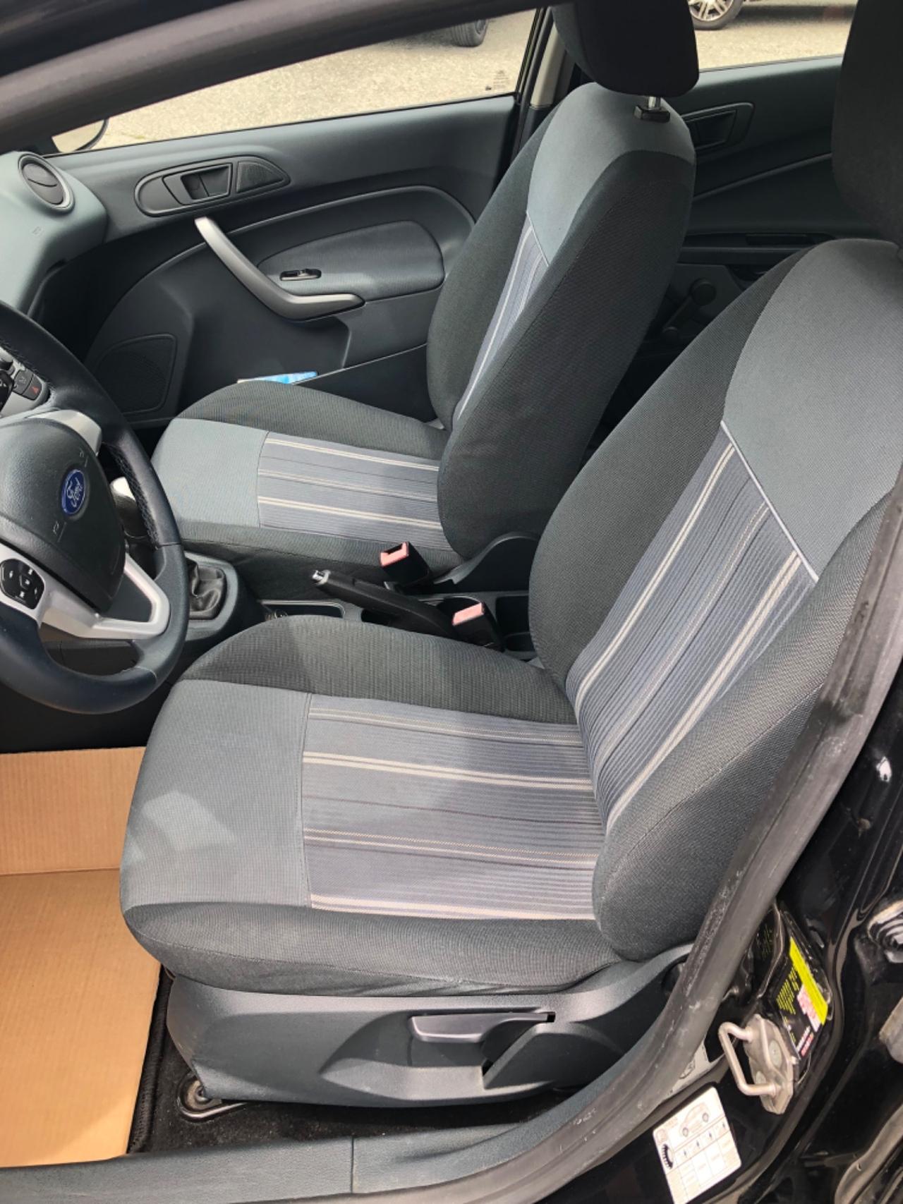 Ford Fiesta 1.4 TDCi 68CV 5 porte Titanium