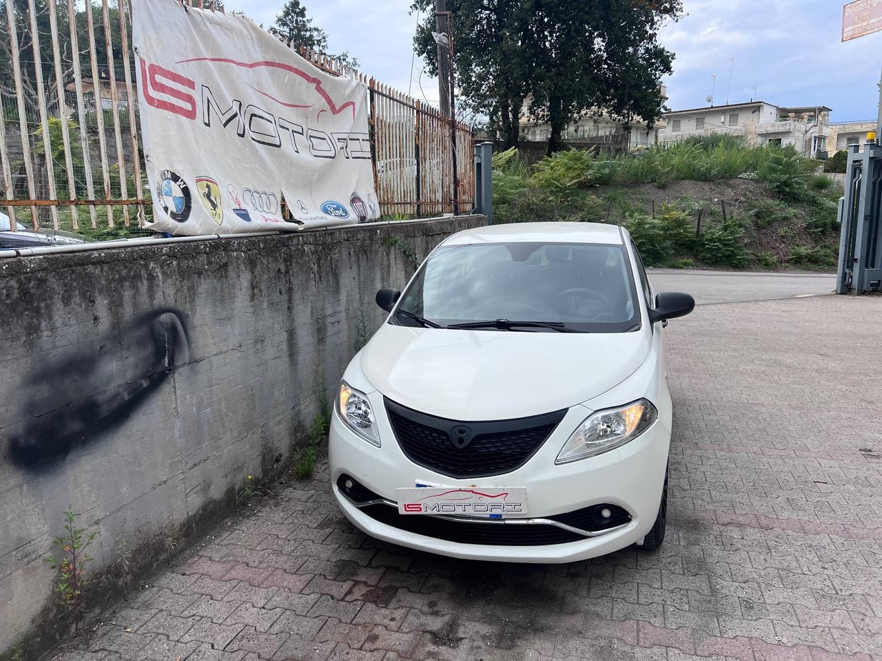 Lancia Ypsilon 1.2 69 CV 5 porte S&S Gold+Blockshaft