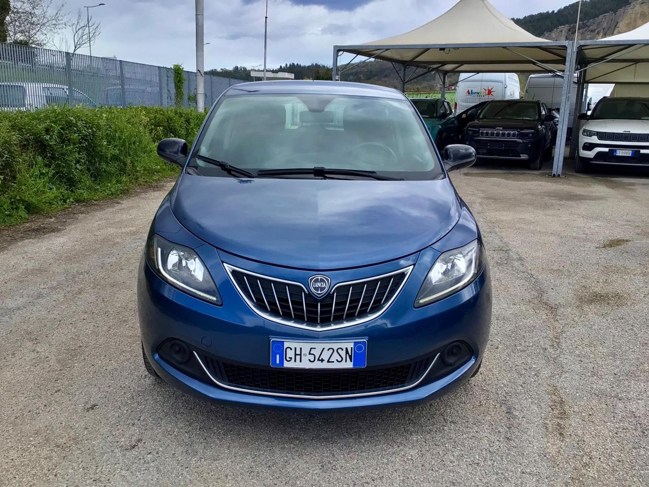 Lancia Ypsilon 1.0 FireFly 70 Cv Hybrid Silver