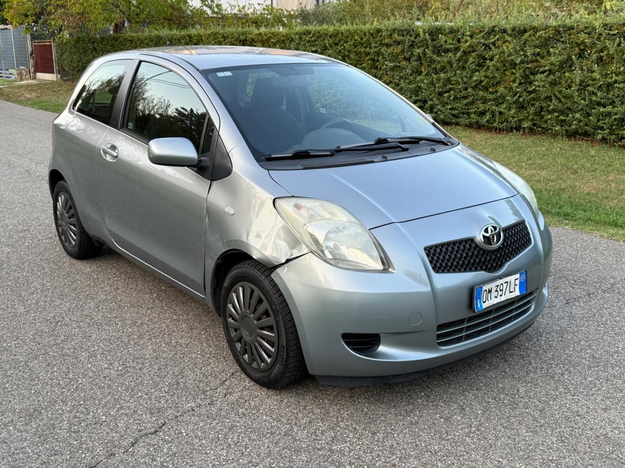 Toyota Yaris 1.0 3 porte Sol