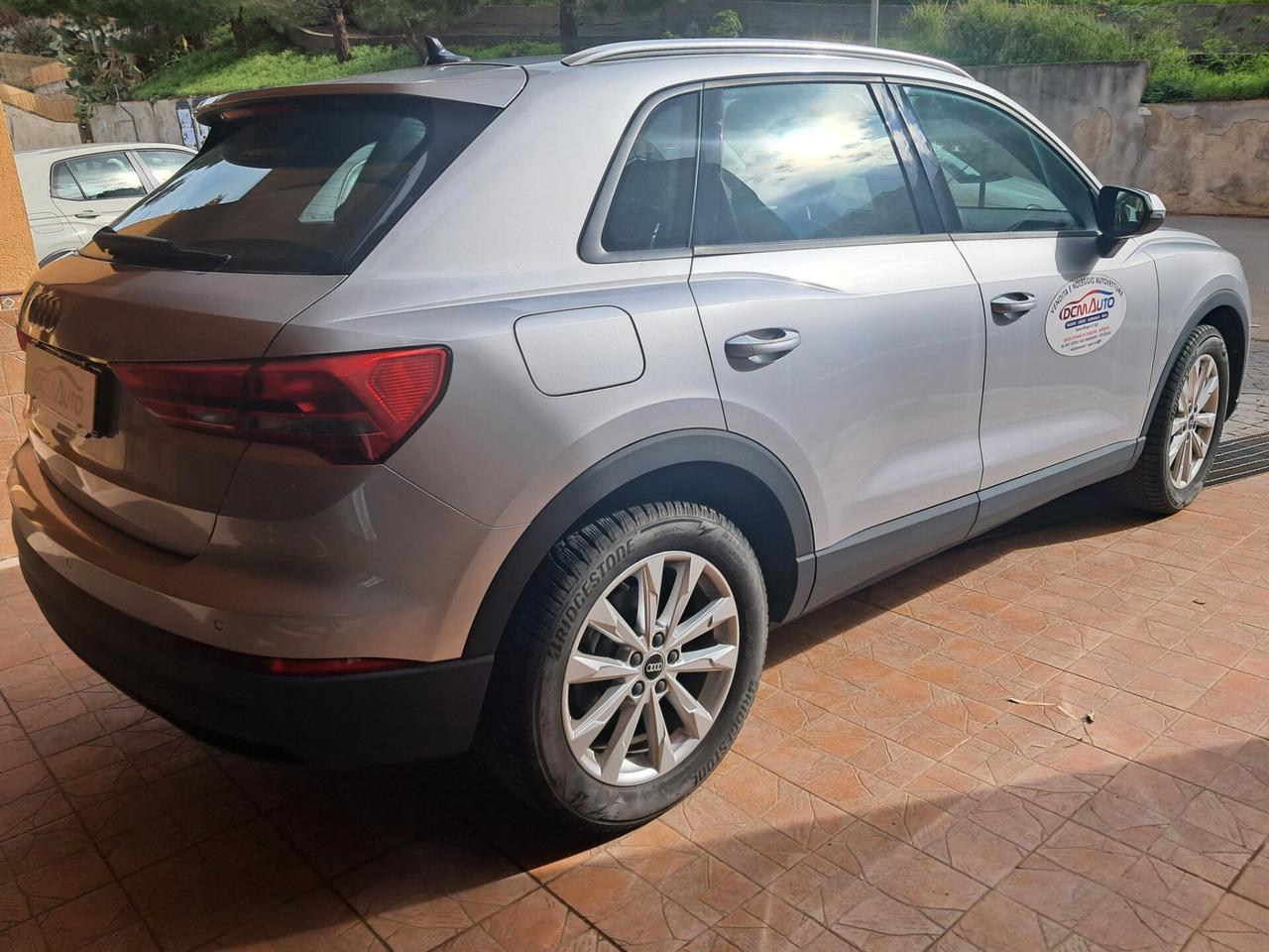 Audi Q3 35 TDI S tronic Business