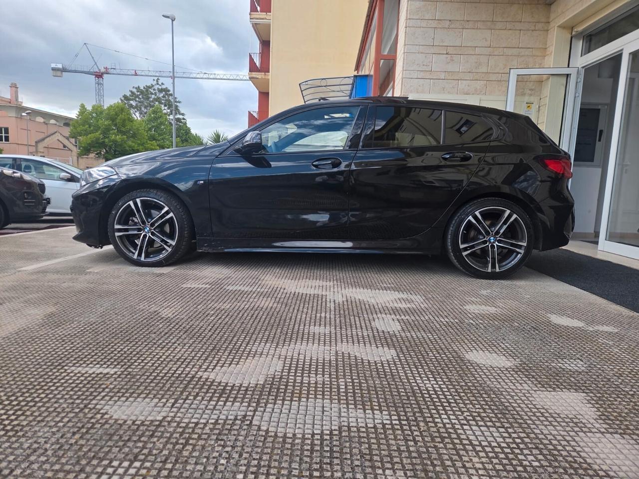 Bmw 116 116d 5p. Msport Exterior