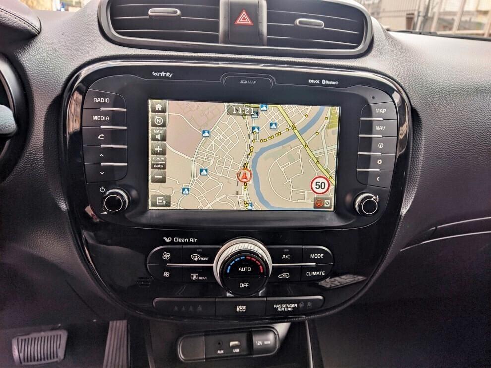 Kia Soul 1.6 CRDi AUTOMATICA NAVI RETROCAMERA FULL