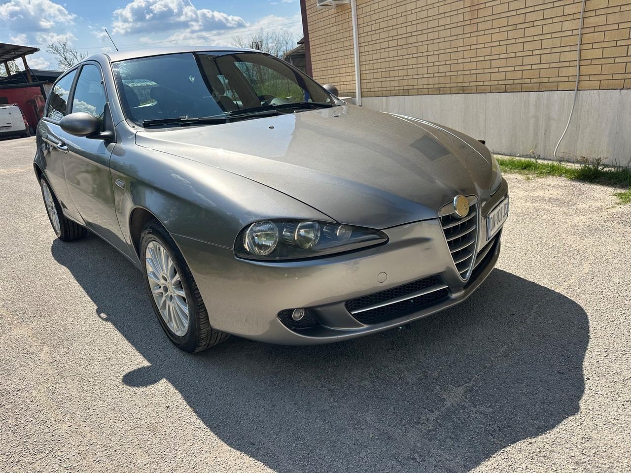 Alfa Romeo 147 1.9 JTD (120) 5 porte Distinctive