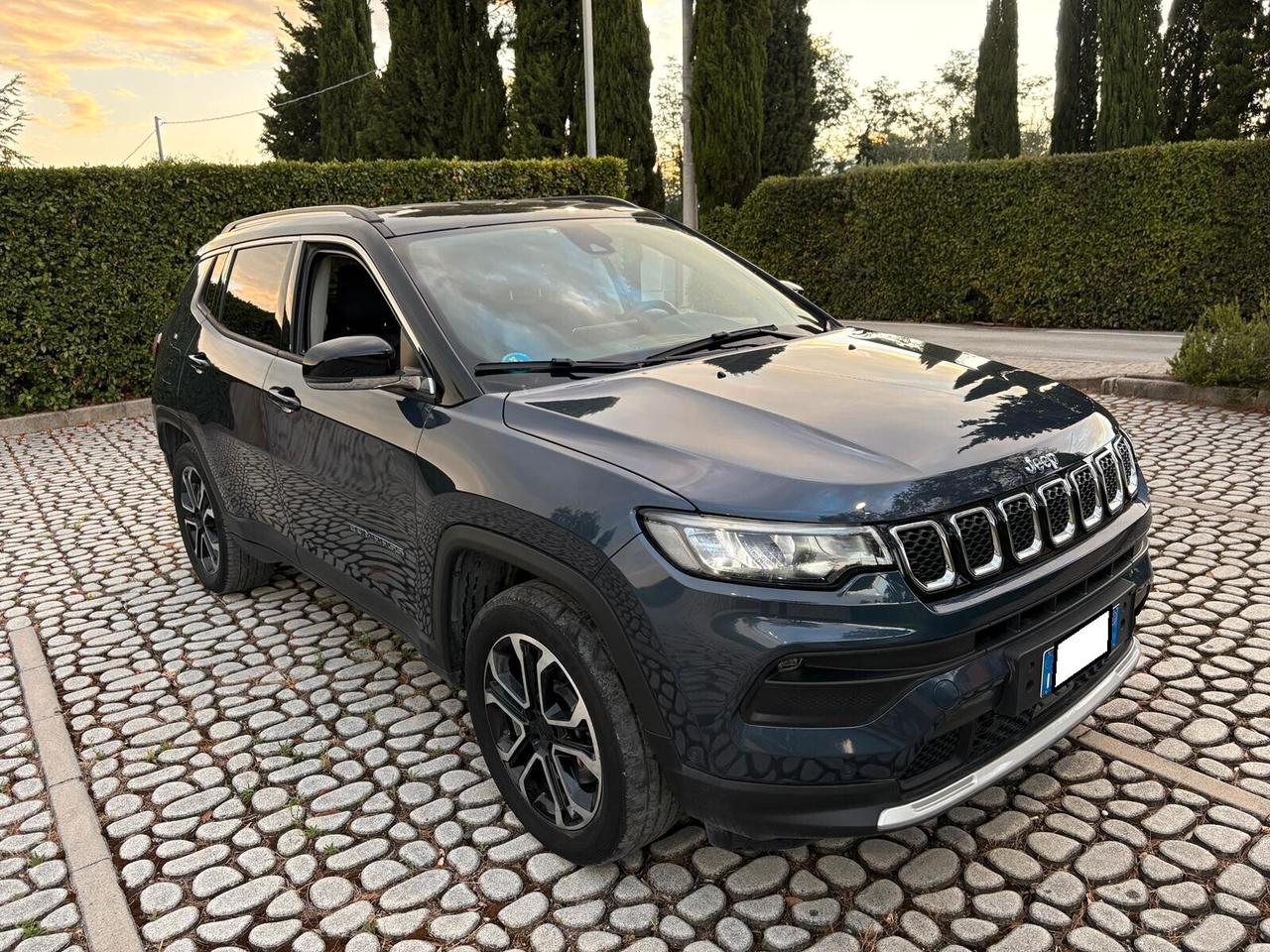 J Compass 1.3Hyb. 4xe L-Lock Lim. 190 P-In 11-2021