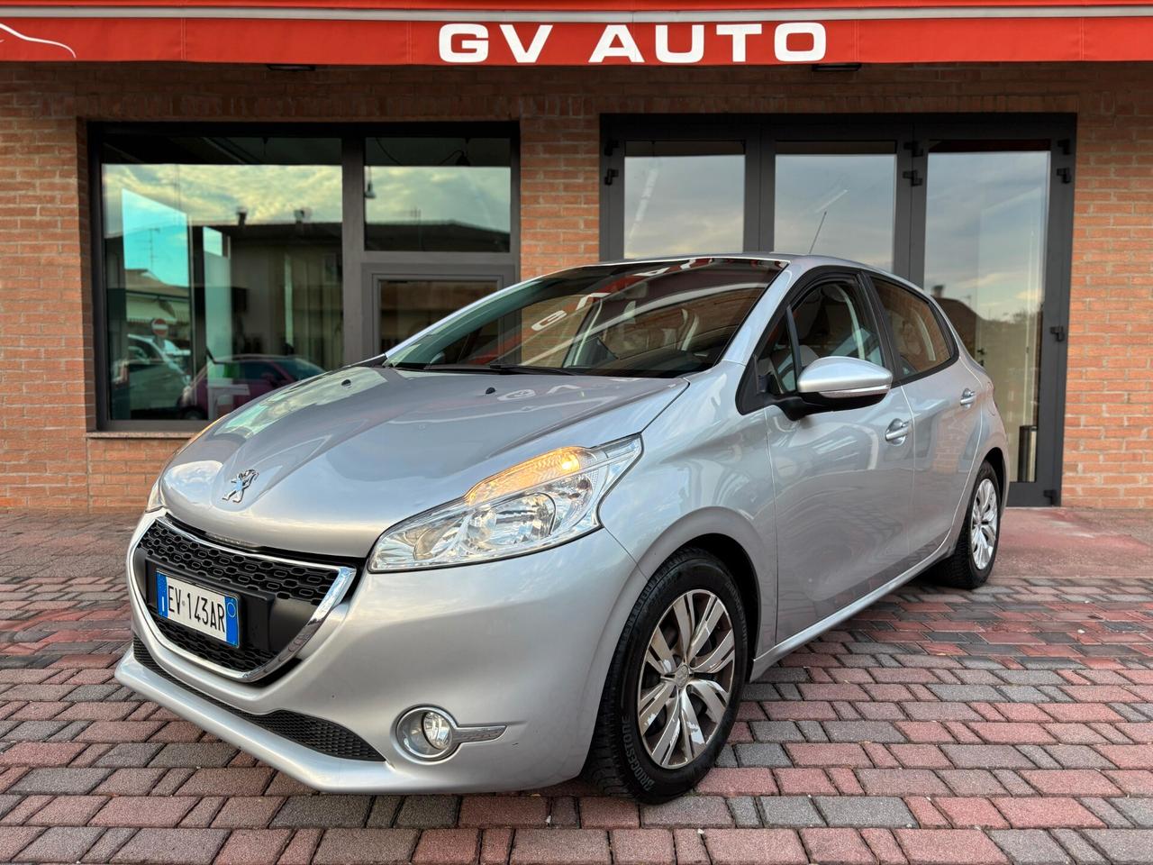 Peugeot 208 1.2 5 porte