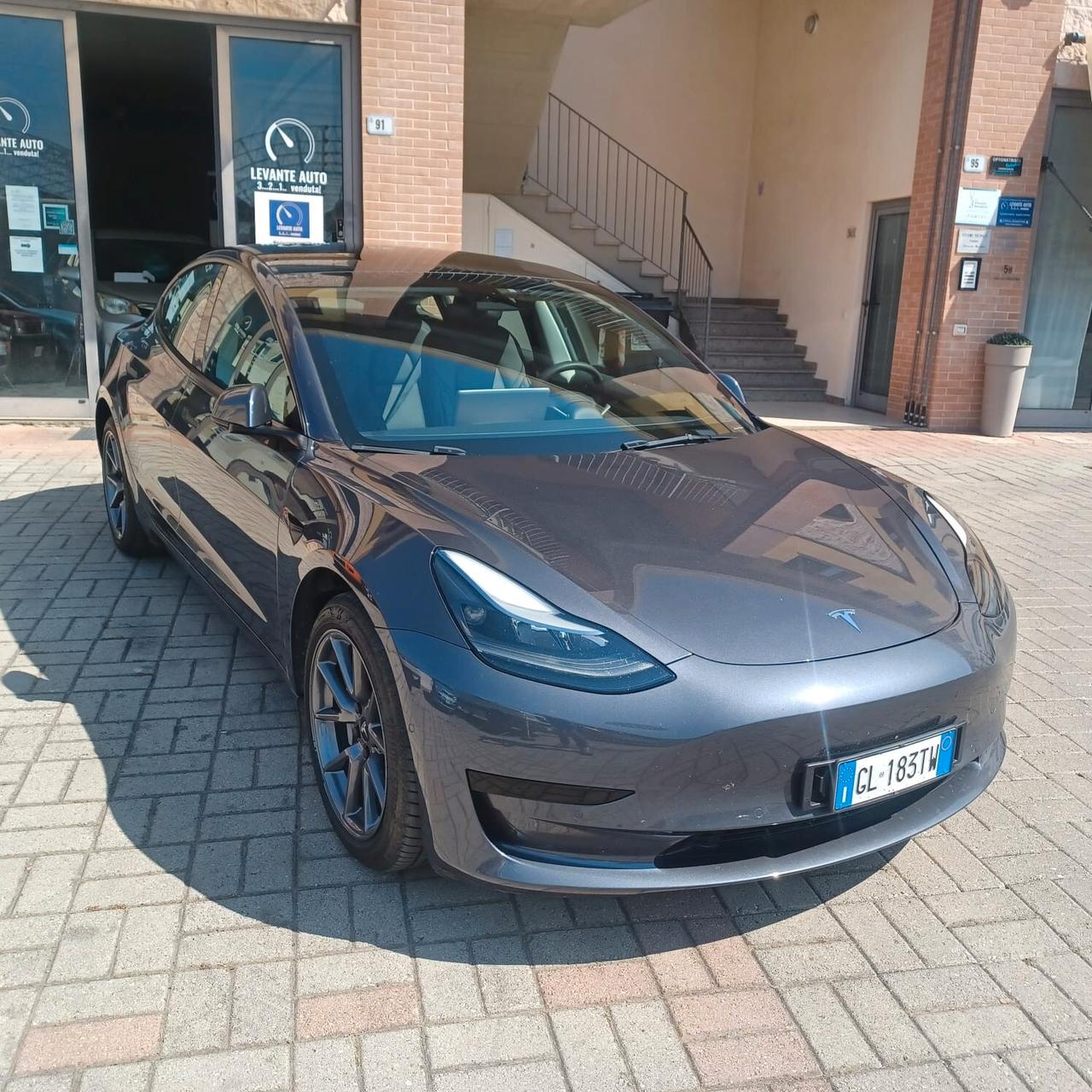 58078KM TESLA GANCIO DI TRAINO AUTONOMIA 408KM
