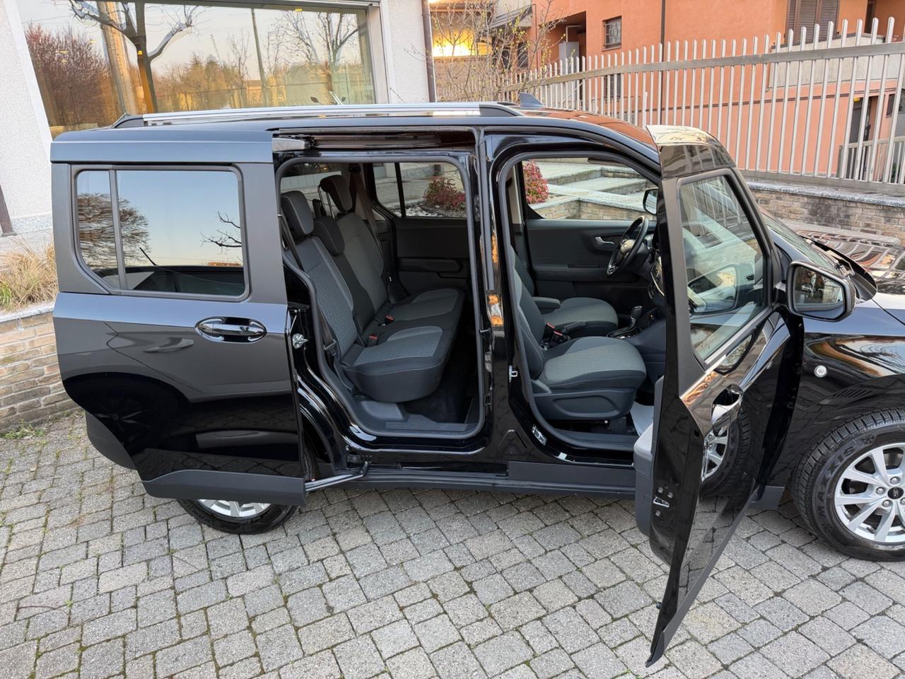 Ford Tourneo Courier 1.0 EcoBoost Powershift Active