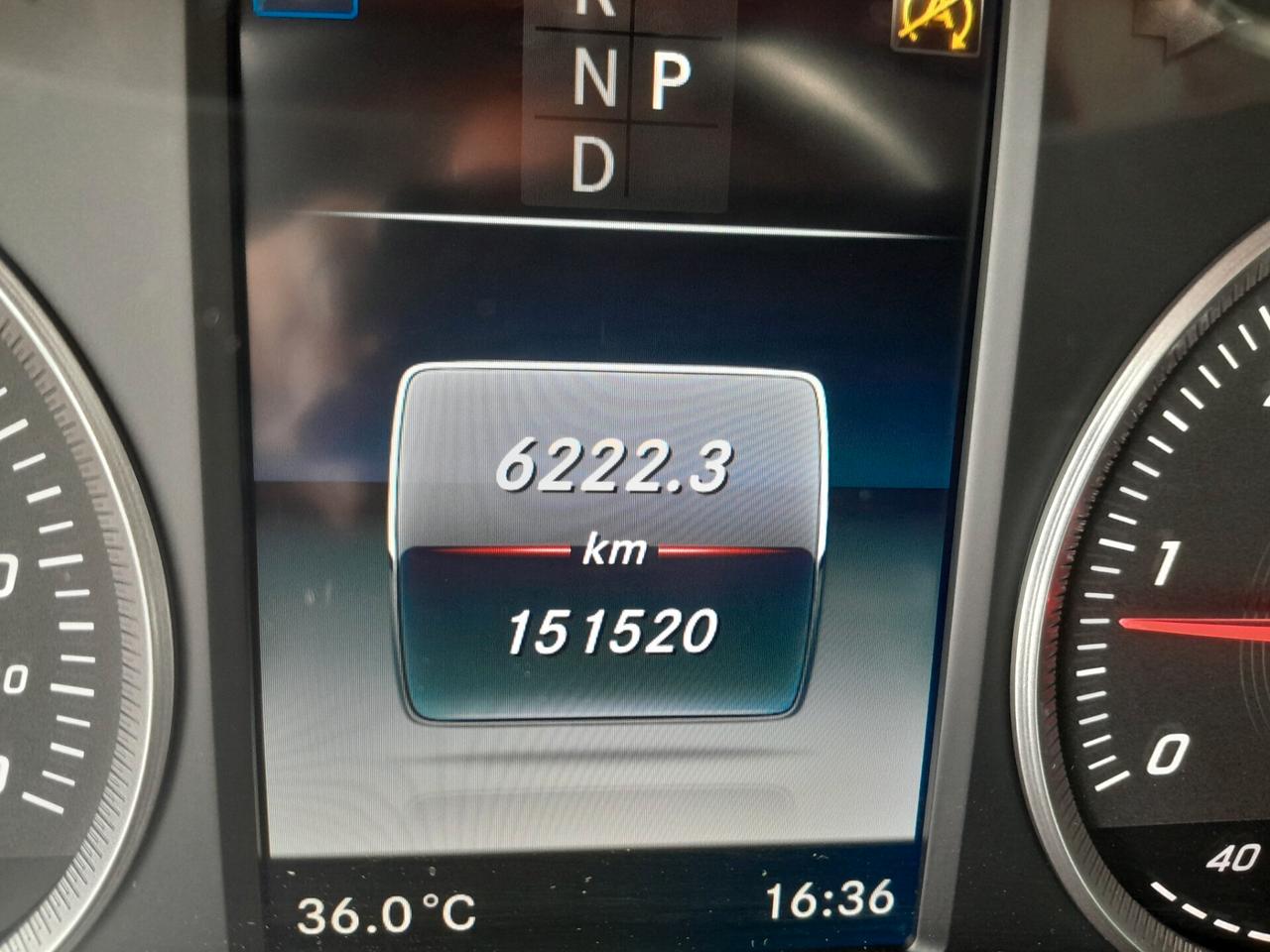 MERCEDES-BENZ GLC 220 D 4MATIC PREMIUM