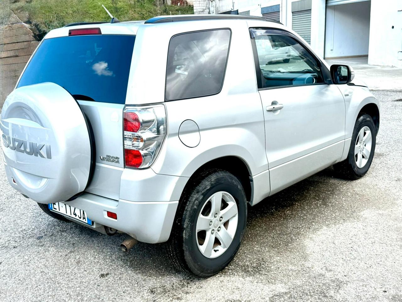 Suzuki Grand Vitara 1.9 DDiS 3p. Evolution Navi