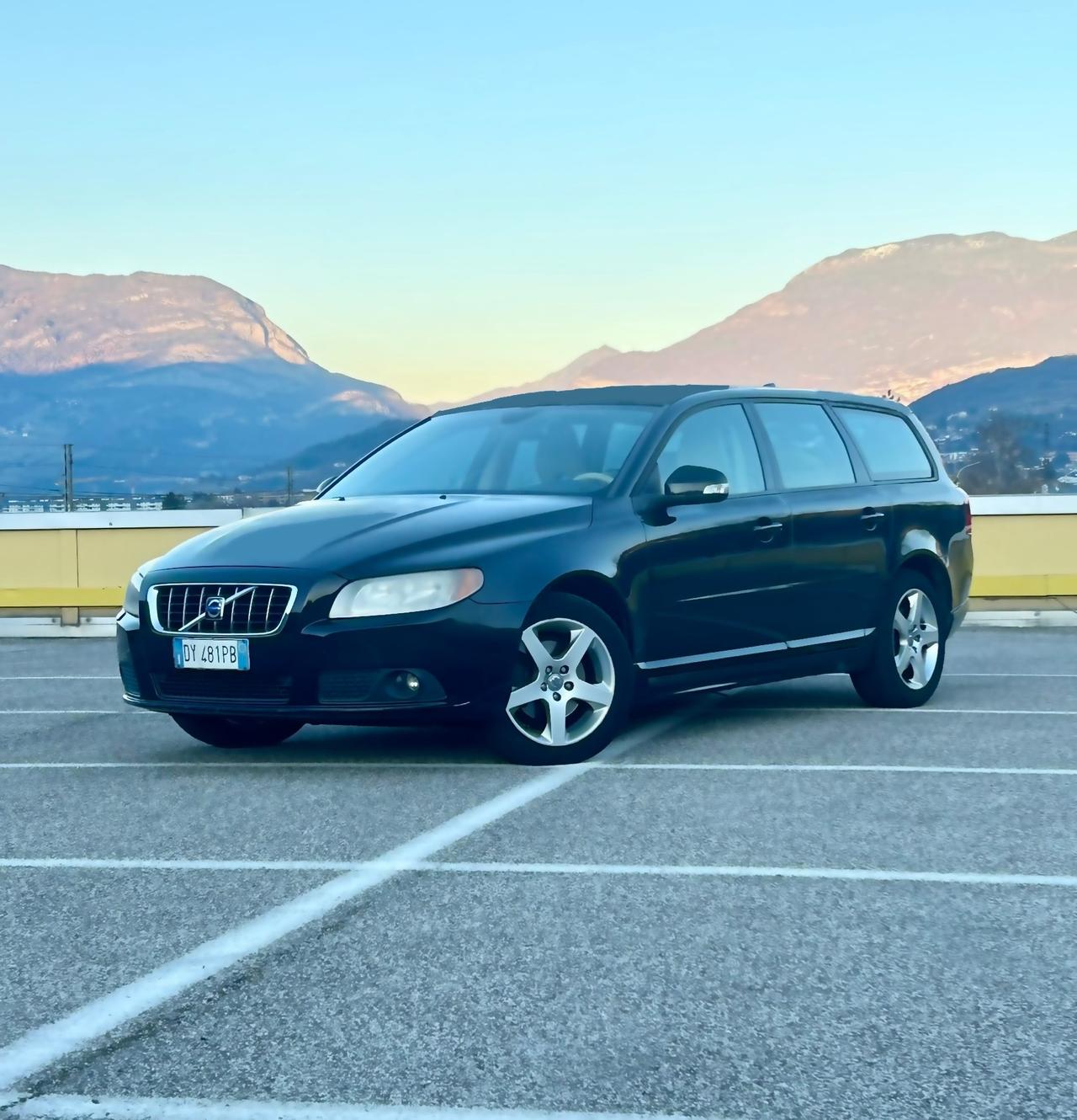 Volvo V70 2.0 D R-Design 2010