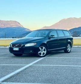 Volvo V70 2.0 D R-Design 2010