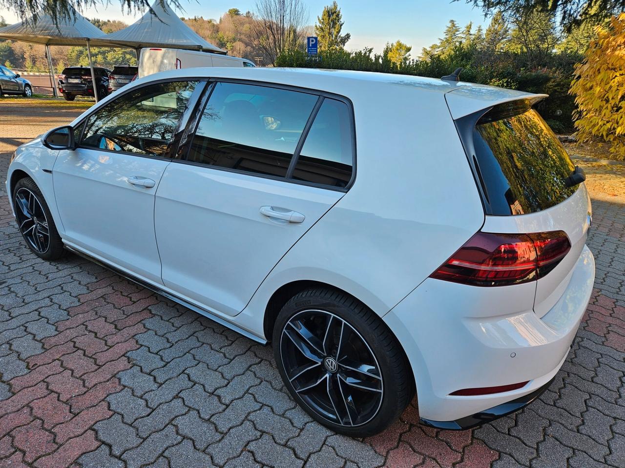 Volkswagen Golf 1.5 TSI DSG 5p. R-LINE