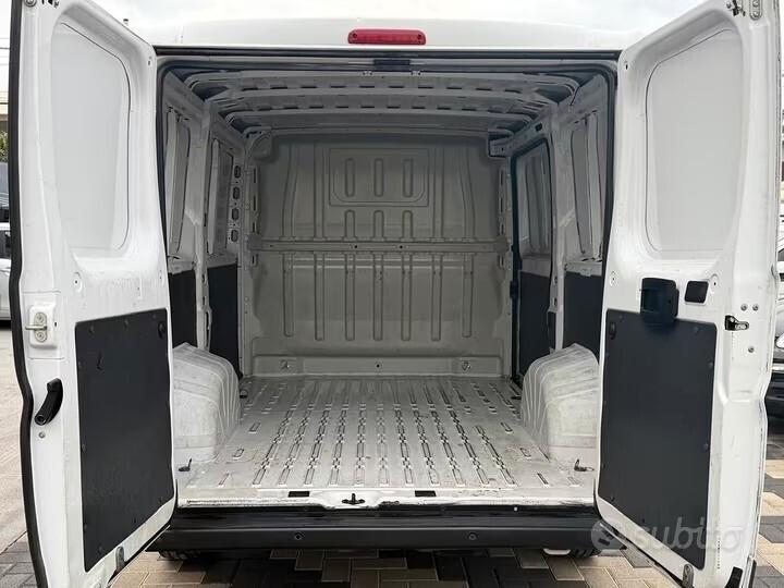 Peugeot Boxer 330 2.2 Diesel 140 cv L1H1