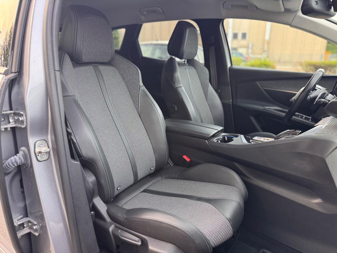Peugeot 3008 Allure Pack 1.5 Blue HDI 130 #11958