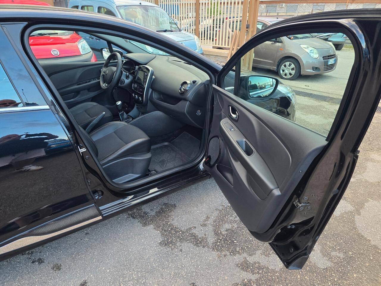 Renault Clio TCe 12V 90 CV GPL 5 porte Moschino Intens
