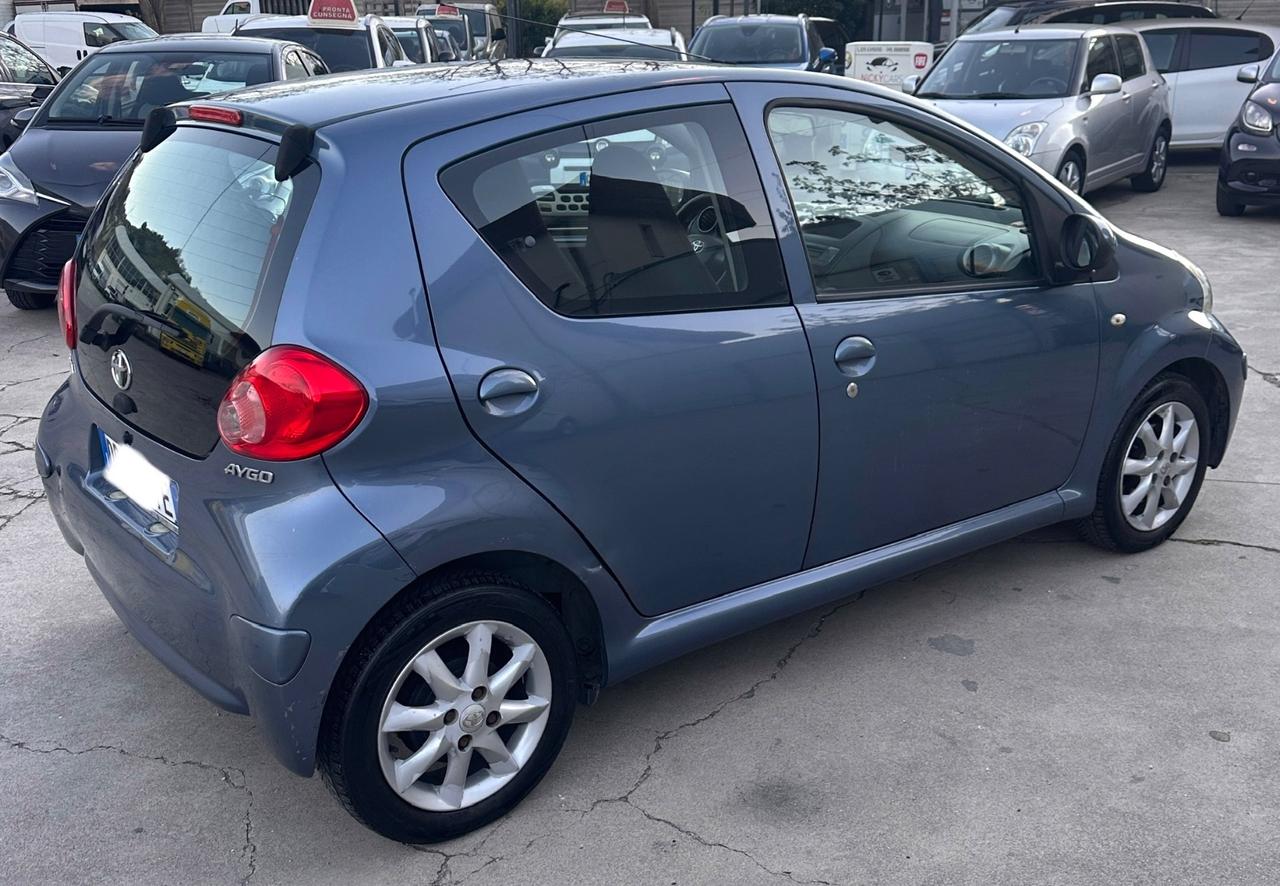 Toyota Aygo 1.0 VVT-i 68cv 5 porte Sound