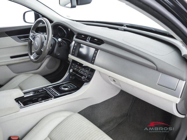 JAGUAR XF 2.0 D 240 CV AWD aut. Prestige - PER OPERATORI DEL