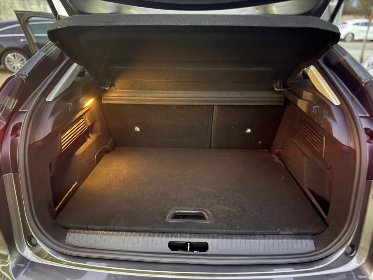 Citroen C4 BlueHDi 130 EAT8 Shine retrocam Sensori