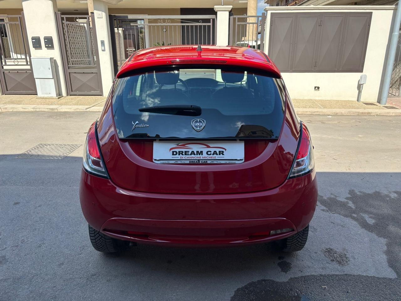Lancia Ypsilon 0.9 TwinAir 85 CV 5 porte Metano Ecochic Platinum